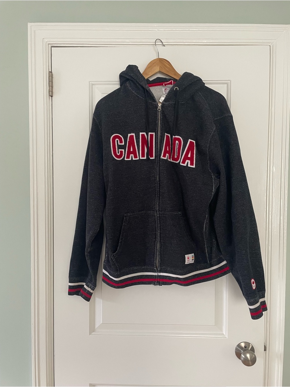 Hudson’s Bay Team Canada 🇨🇦 hoodie, size L